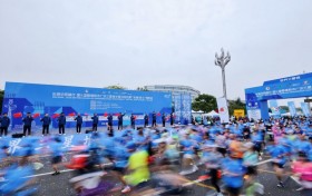 长城华西银行·2025德阳市广汉三星堆半程马拉松暨“跑遍四川”德阳站迈出文体旅商融合新步伐